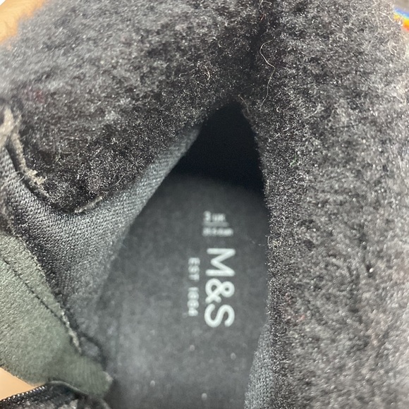 NWT Marks & Spencer Vegan Suede Fur Lined Booties - Picture 5 of 9
